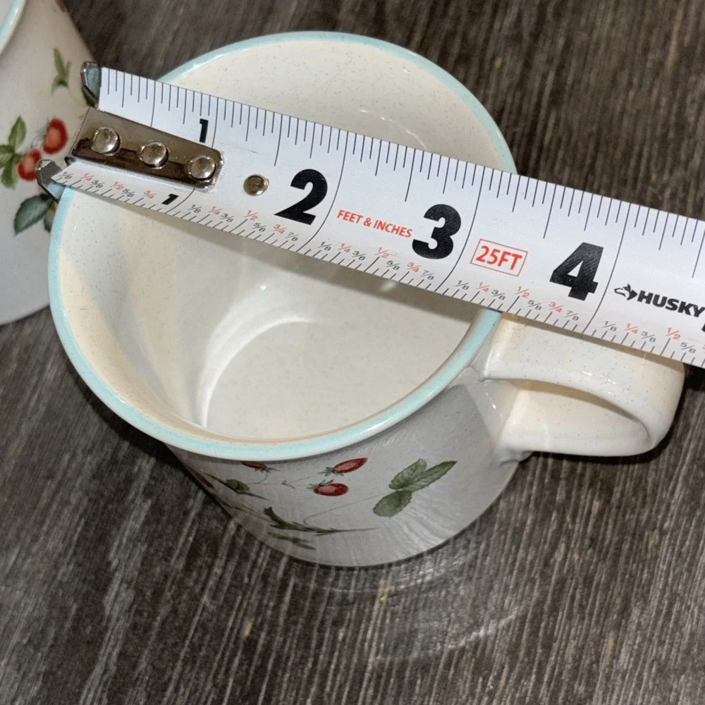 Set Of 4 - Savoir Vivre Berry Patch JJ055 Coffee Tea Mugs Cups Made In Japan